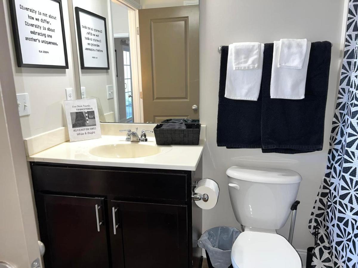 Serene **Uptown** 2Br/2Ba Apartment Charlotte Bagian luar foto