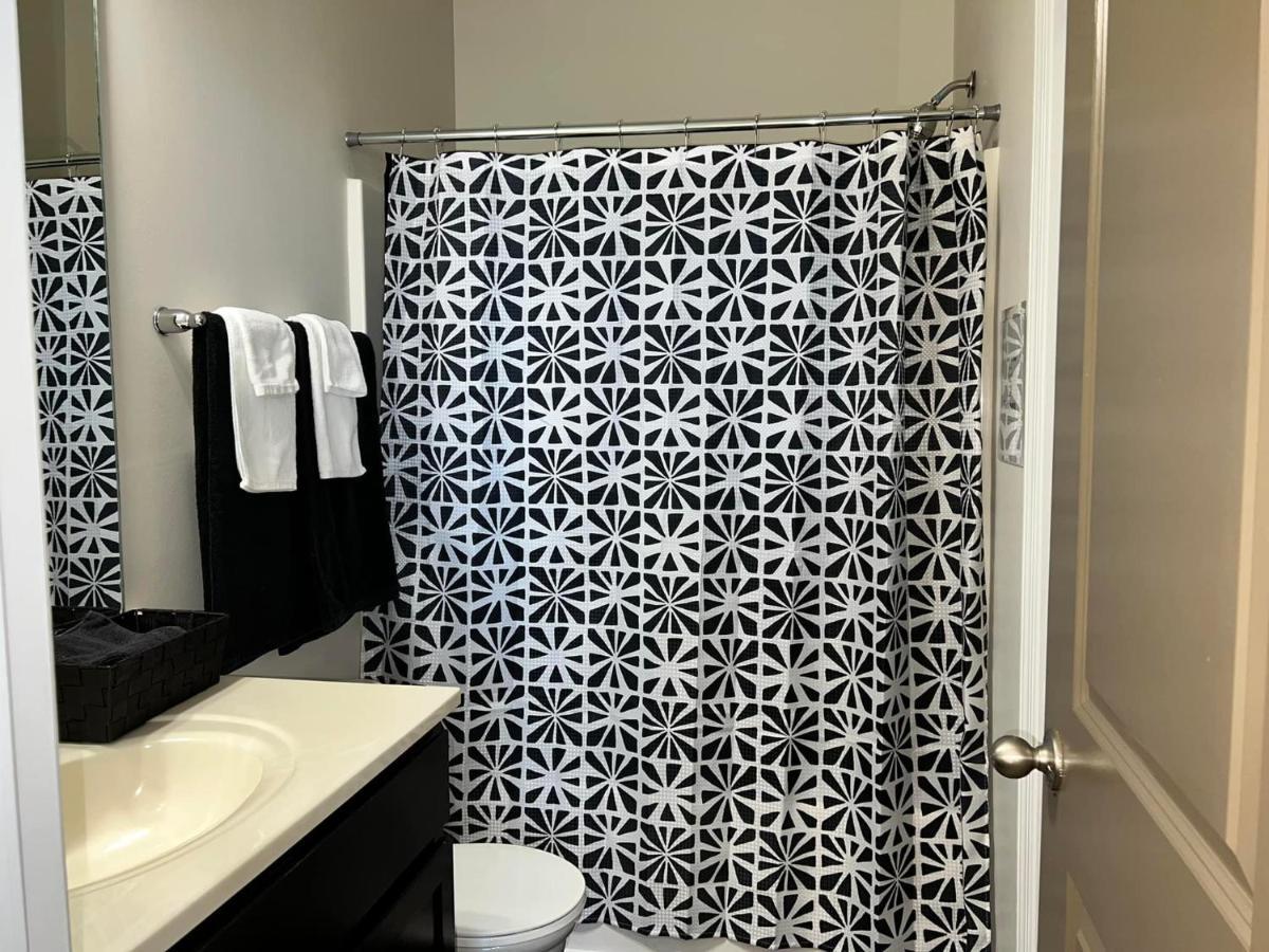 Serene **Uptown** 2Br/2Ba Apartment Charlotte Bagian luar foto